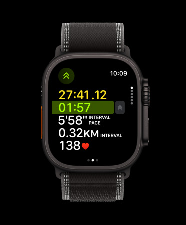 Apple Watch Ultra 3, fekete titántok, futóedzés, következő intervallum