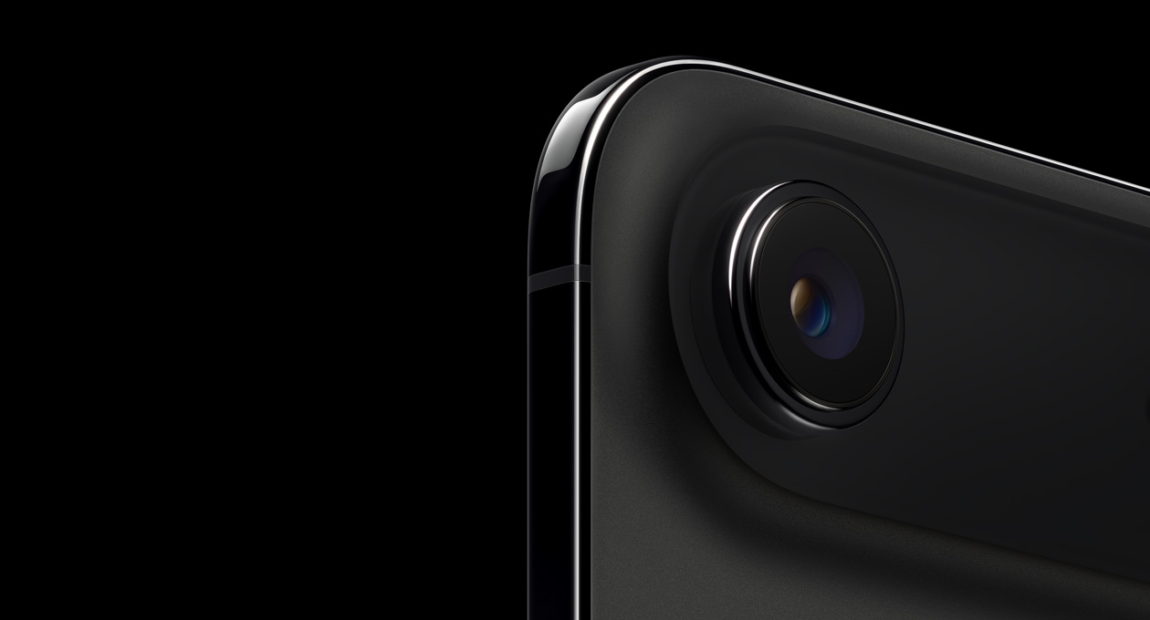 iPhone Air, eksterior belakang, warna Hitam&nbsp;Angkasa, sudut atas melengkung, sistem kamera Fusion berlensa tunggal
